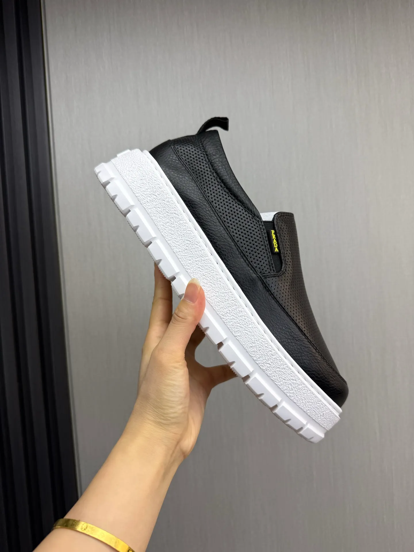 Men's shoes 💰580💰 [PRADA] Men's shoes are popular in the counter, official website is synchronized, 1 high-quality shipment ✔️Imported cowhide punching + cowhide lining, 1🆚1 replica, original sole, 38-45 (45 customized, non-refundable)